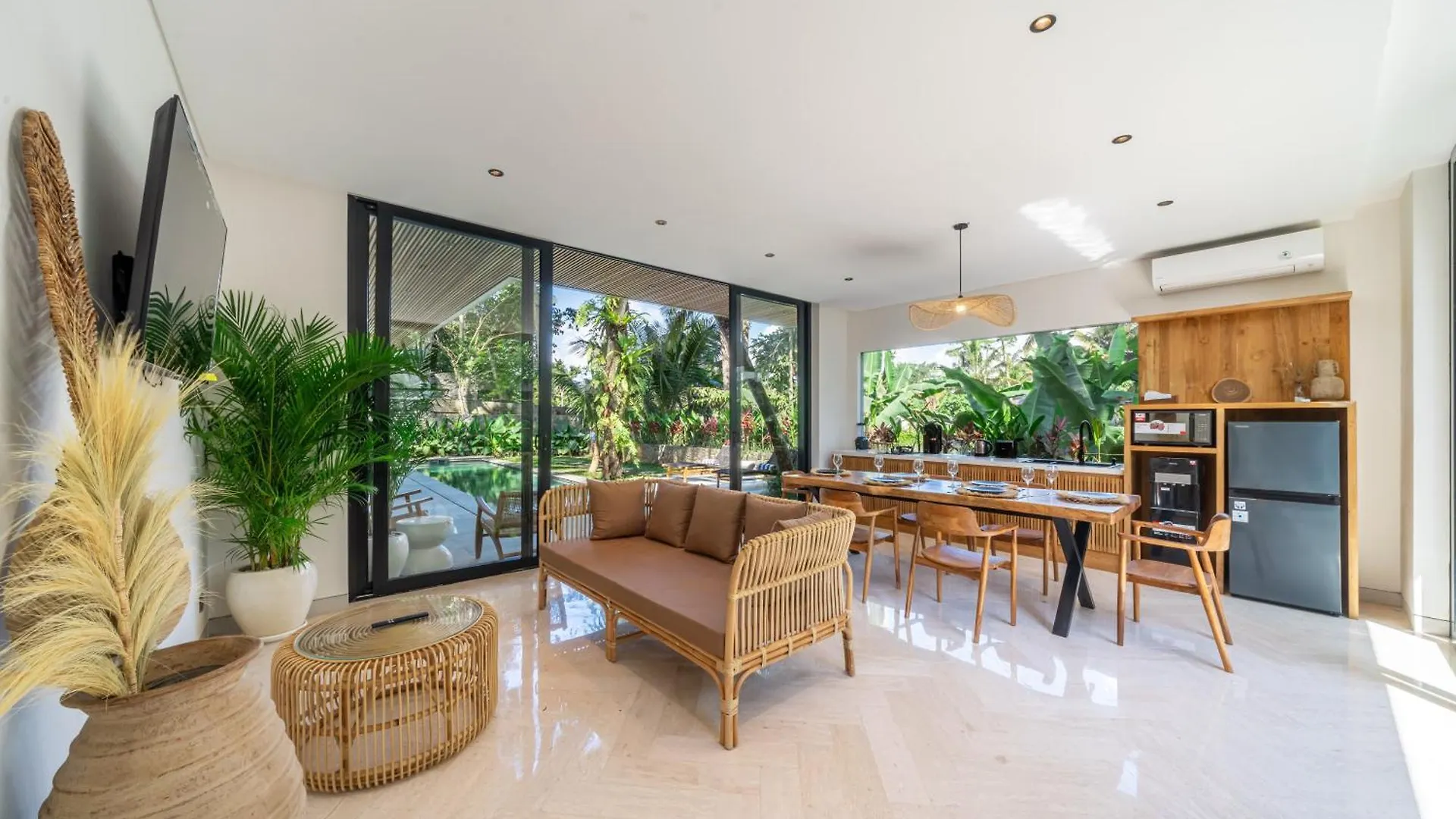X10 - Promo - Brand New Villa - 3Bdr - Huge Pool - Ubud  우붓
