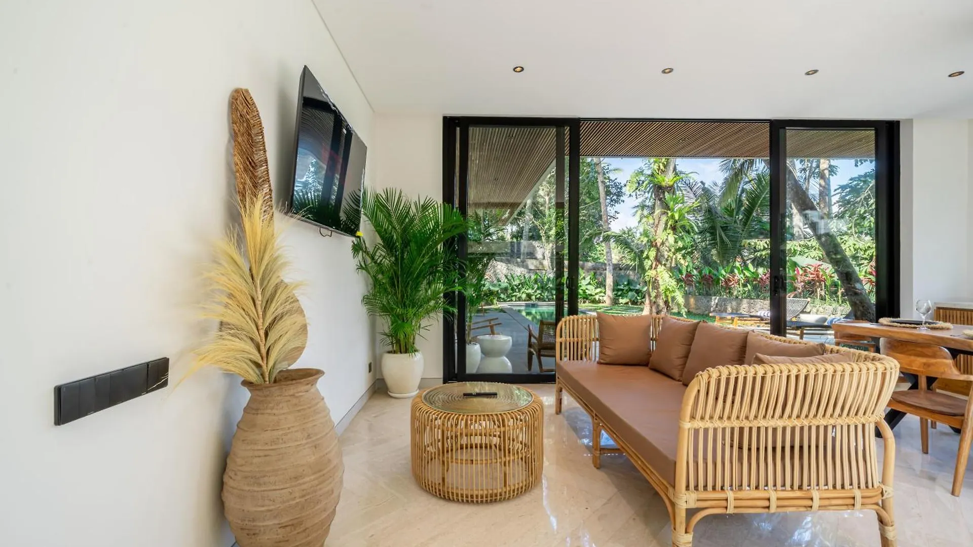 X10 - Promo - Brand New Villa - 3Bdr - Huge Pool - Ubud Indonesia